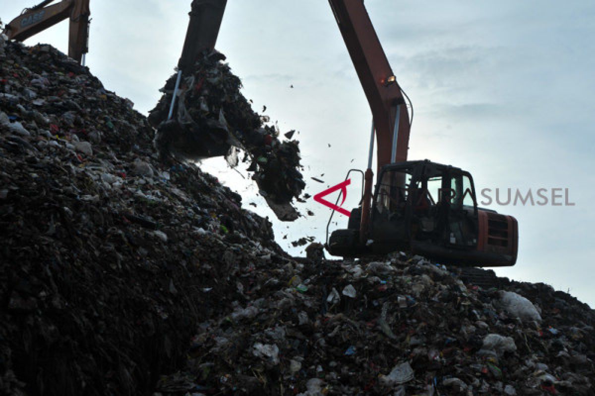 Pemkot Palembang tambah 30 armada pengangkut sampah