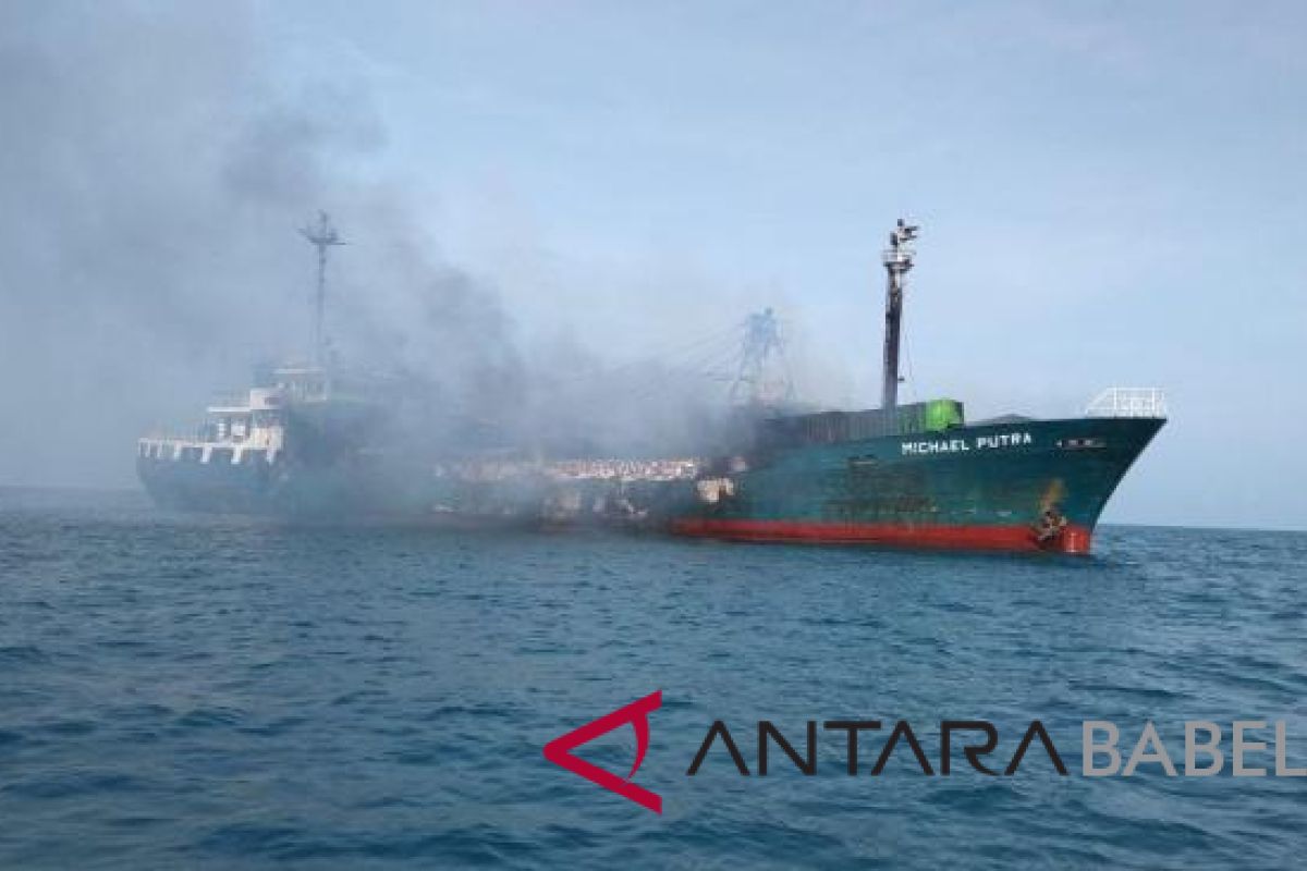 Kapal penumpang terbakar di perairan Gelasa