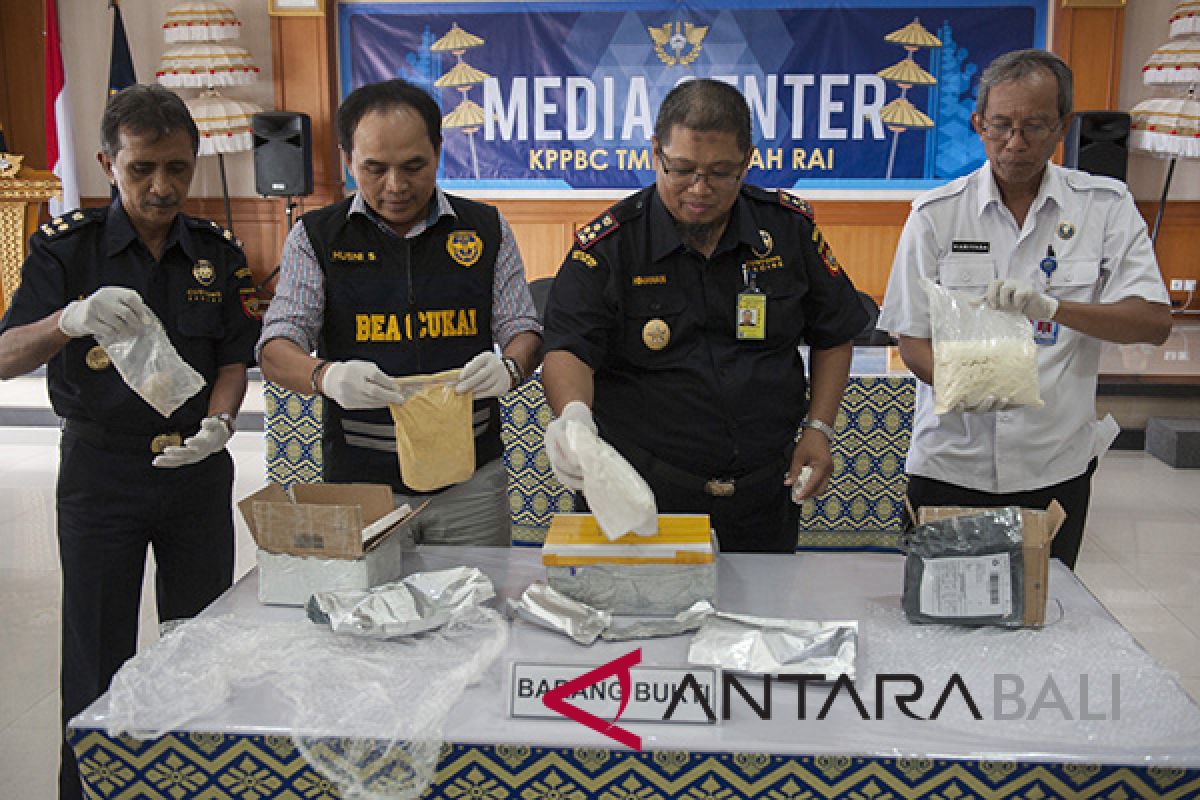 WNA Malaysia-Thailand-Kazakhstan diringkus bawa narkoba