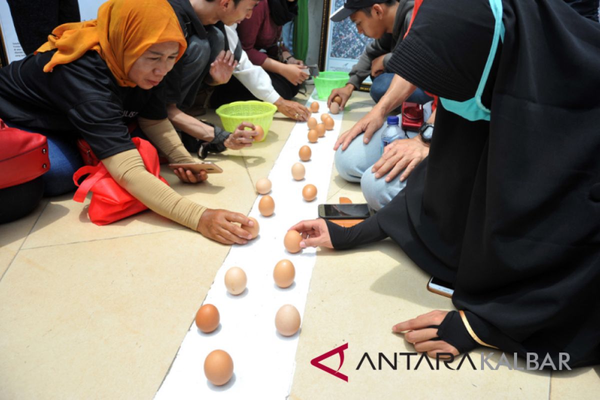 Peringatan kulminasi matahari di Pontianak berkonsep edukatif