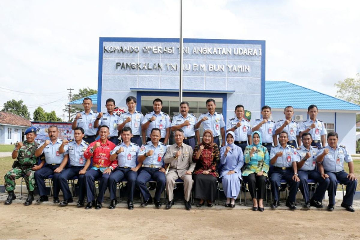 Pjs. Gubernur Lampung Kunjungi Lanud Pangeran M. Bunyamin