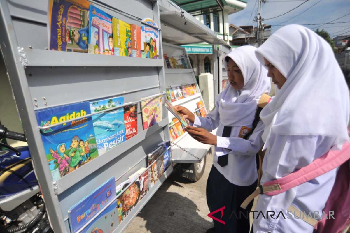 Pemprov Sumbar dorong pemanfaatan dana nagari untuk kembangkan perpustakaan