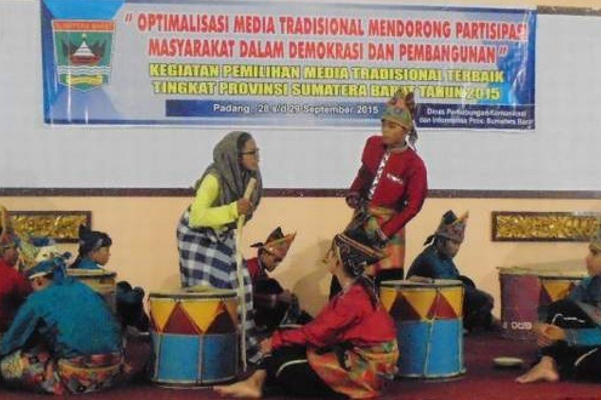 Media tradisional berperan sebar informasi pembangunan di Padang