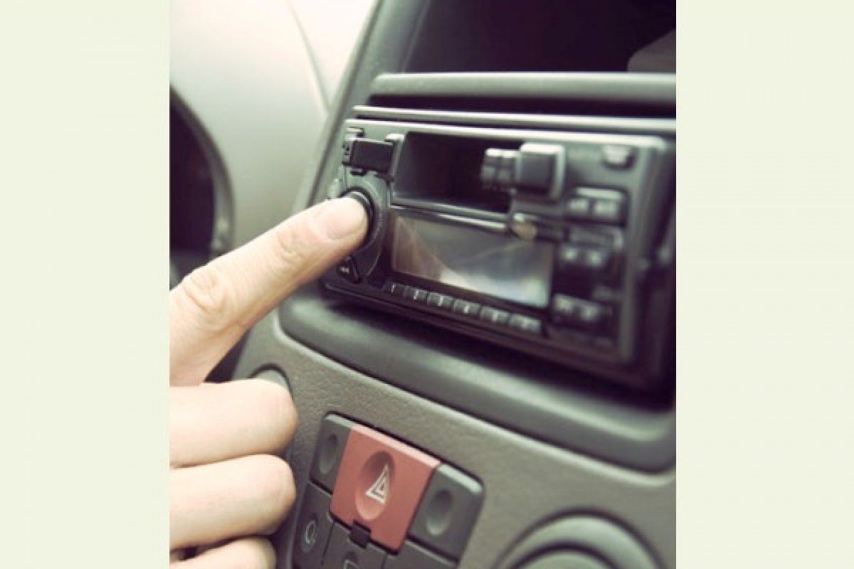 Peneliti: Mendengarkan Musik di mobil Bisa Ganggu Konsentrasi