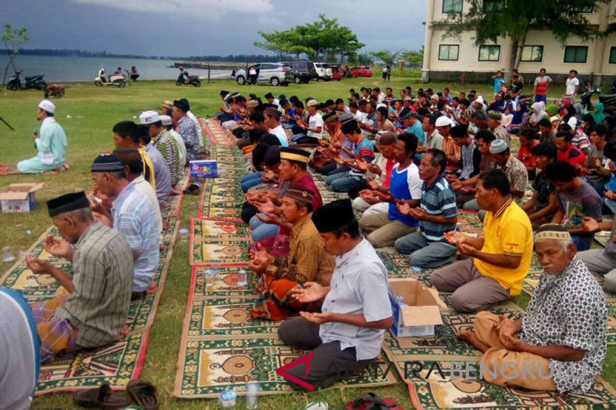 Nelayan Malabero doakan laut Bengkulu bebas trawl