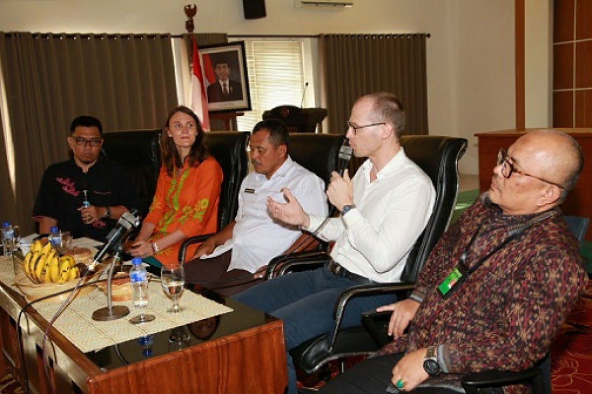 Norwegia Ikut Bantu Banyuwangi Kelola Sampah Laut