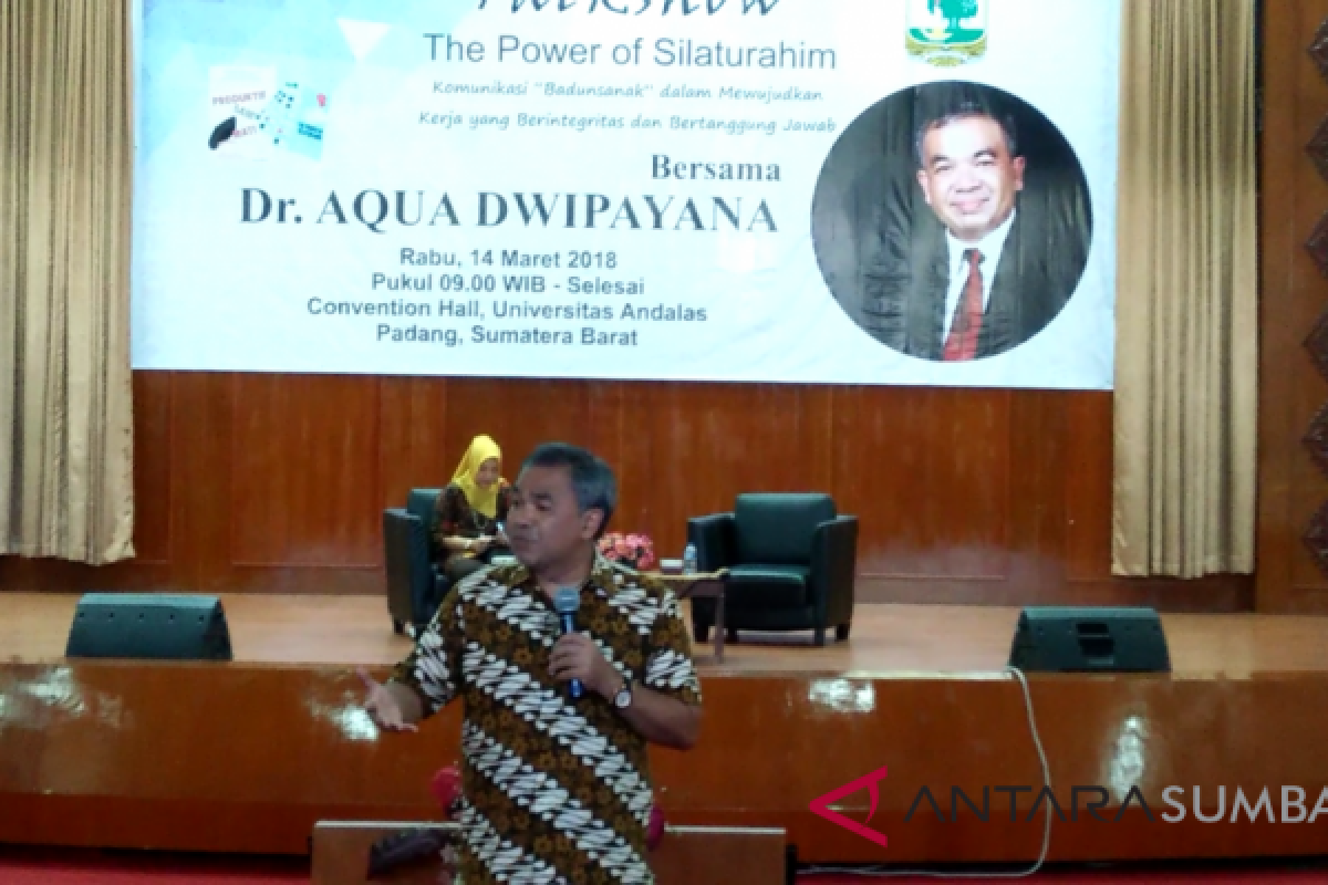 Ini pesan motivator Aqua Dwipayana sang "the power of silaturahim" bagi pegawai