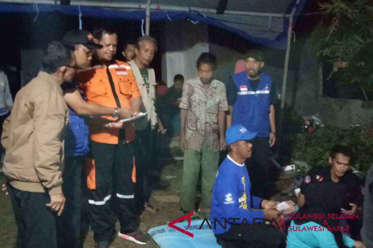 Sekda Sulbar kunjungi korban banjir di tenda darurat