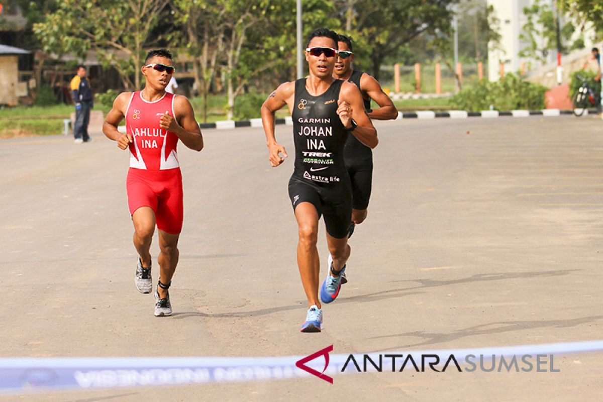 Jauhari johan juarai Palembang Triathlon 2019