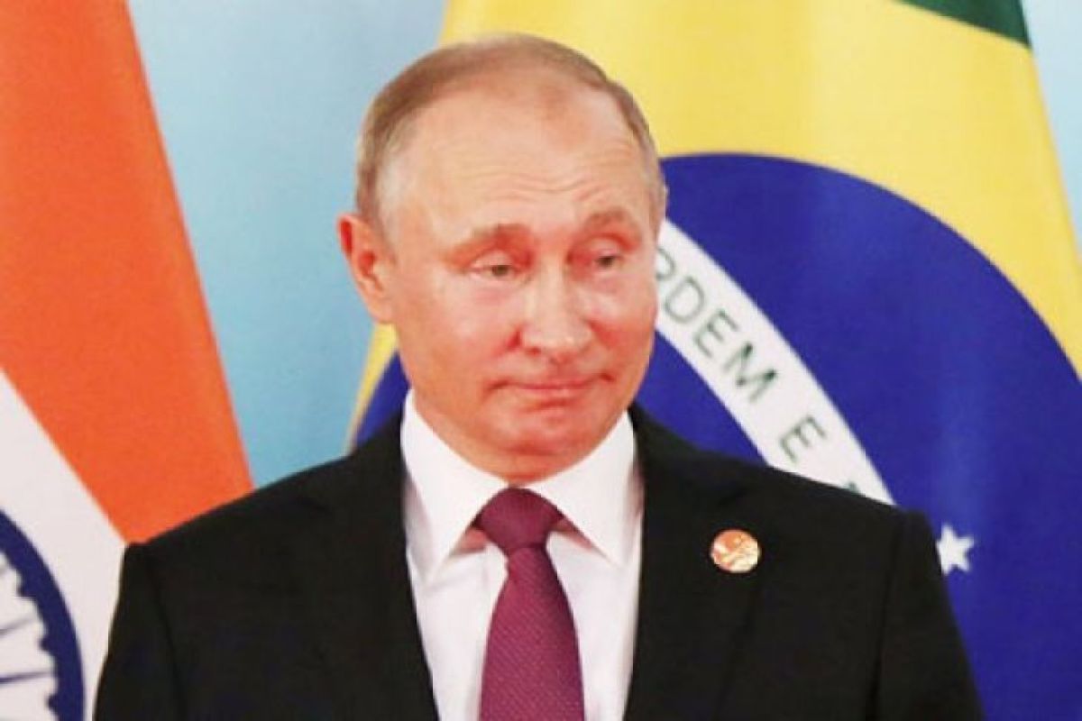 Putin menyebut Angkatan Laut Rusia akan diperkuat rudal nuklir hipersonik