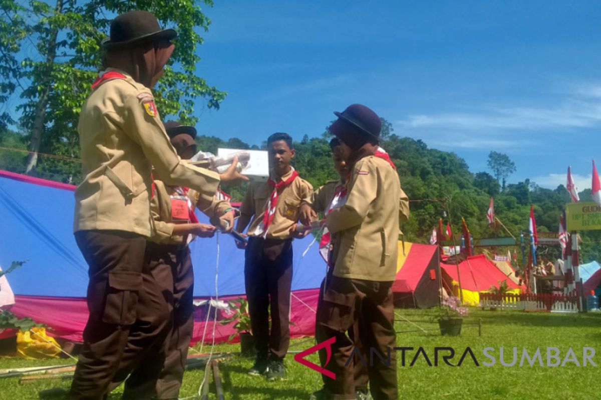 Pramuka membentuk karakter positif generasi muda