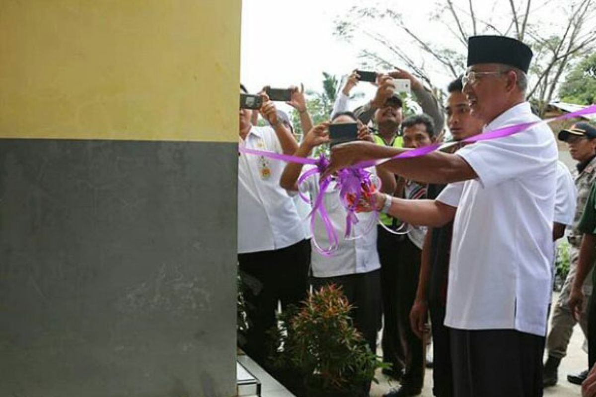 Wabup Serahkan 40 Rumah Korban Longsor Ponorogo