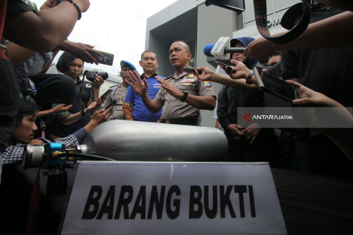 Polisi Ungkap Motif Penembakan Mobil Pejabat Pemkot Surabaya (Video)