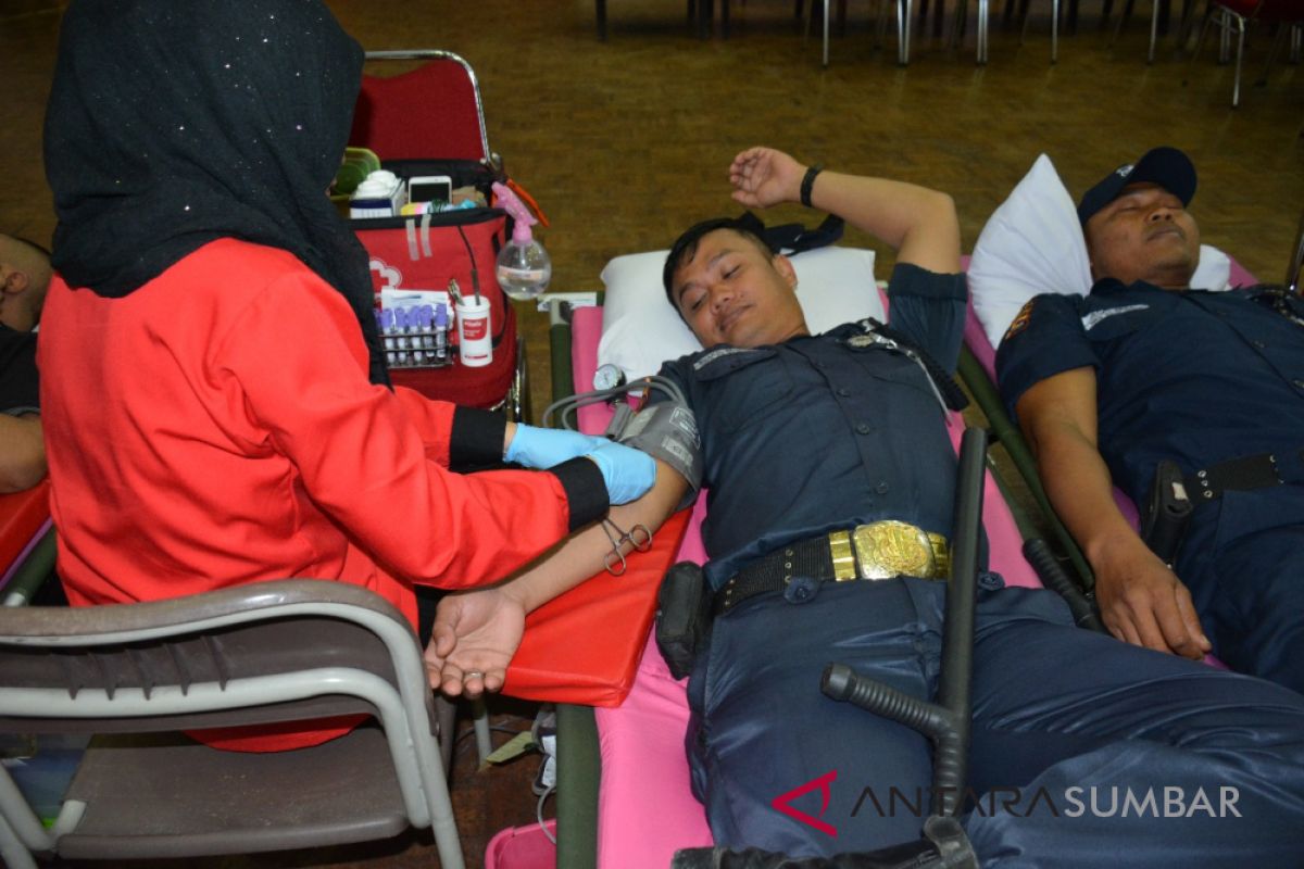 Donor darah Serikat Pekerja Semen Padang kumpulkan 338 kantong