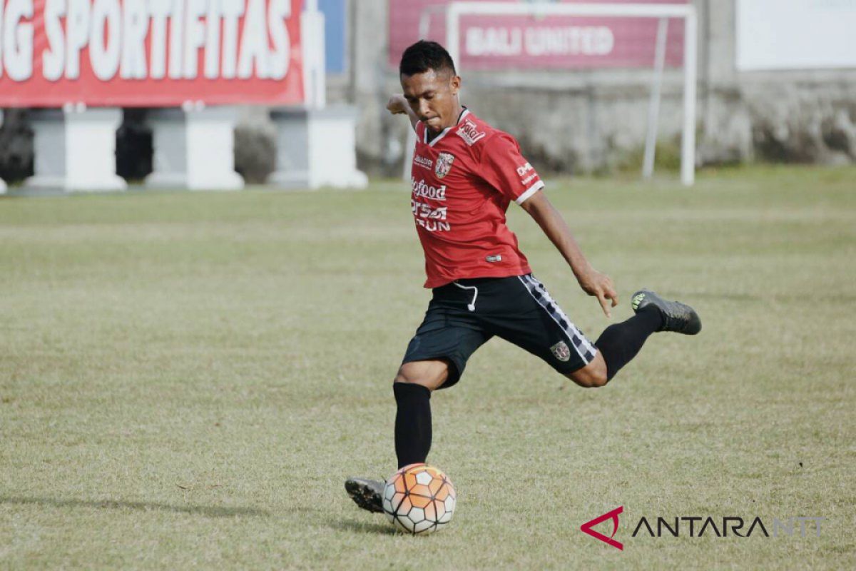 Indonesian soccer player officially contracted by Australian League Club