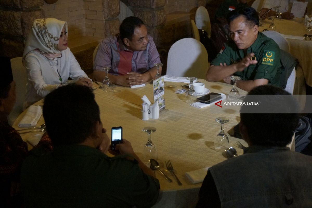 Yusril tak Ingin Ikuti Langkah Amien Rais