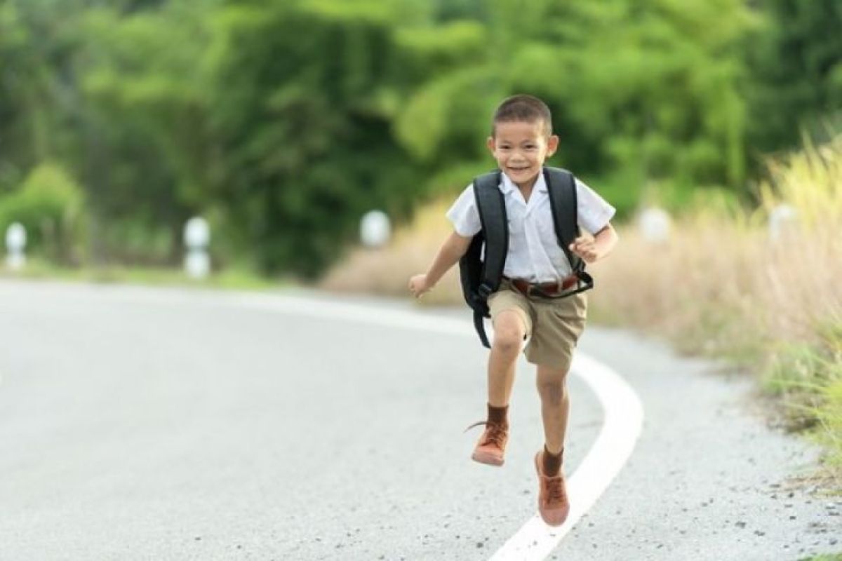 Pentingnya membangun komunikasi dengan anak