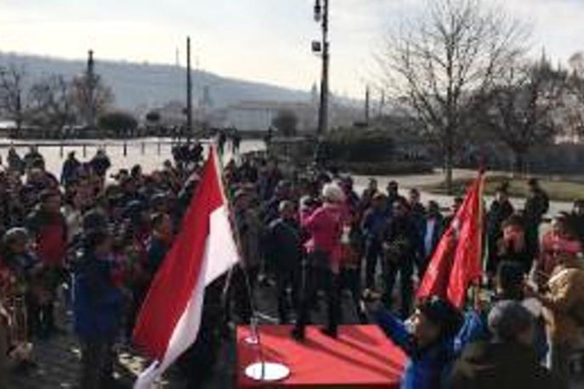 'Flash mob' angklung di Praha kesankan warga Ceko