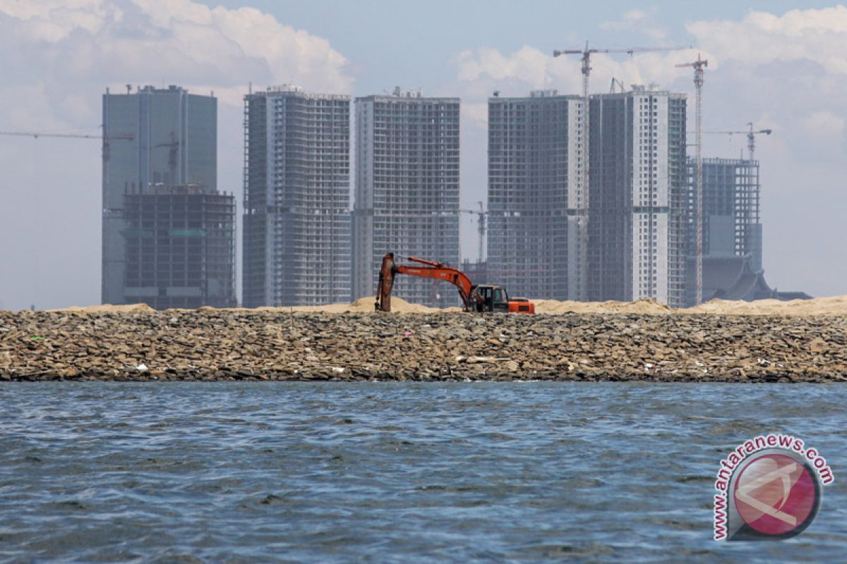 Police question environment minister over corruption in Jakarta reclamation project