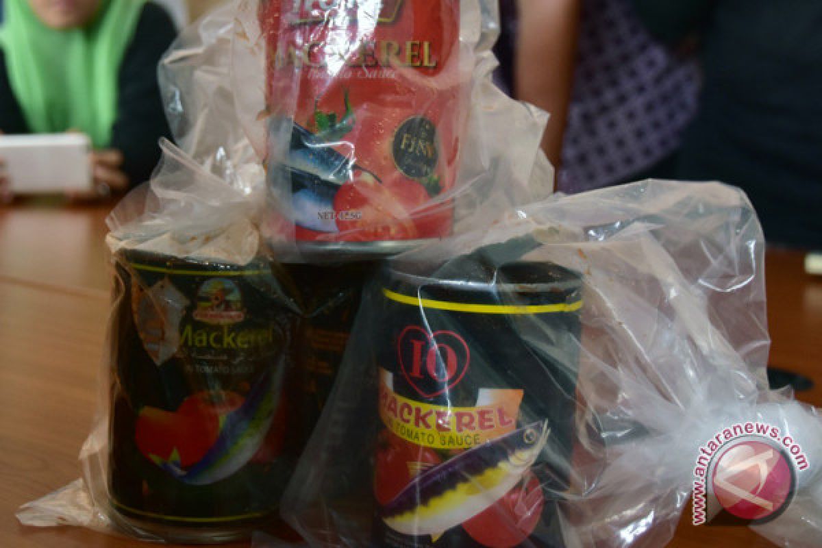 Tujuh produk ikan makarel bercacing dari Surabaya