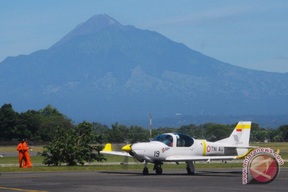 Bandara Adi Soemarmo ditutup akibat letusan Merapi