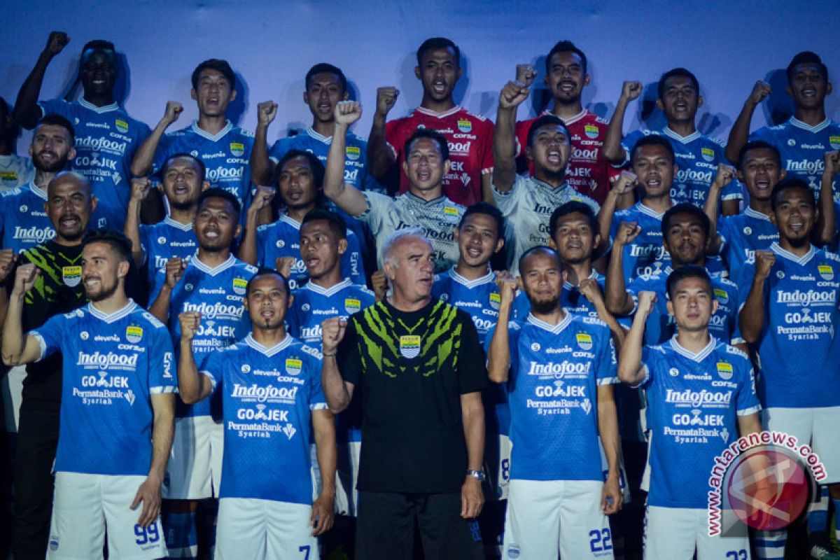 Persib perkenalkan 27 pemain