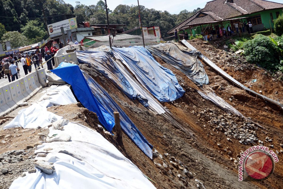 Longsor Puncak berdampak pada kunjungan wisatawan