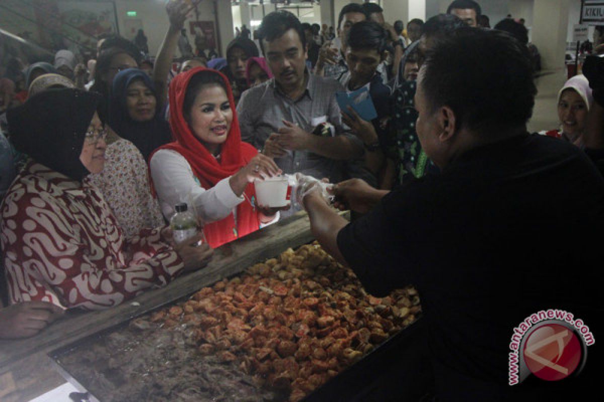 Puti Guntur kunjungi Pesantren Zainul Hasan Genggong