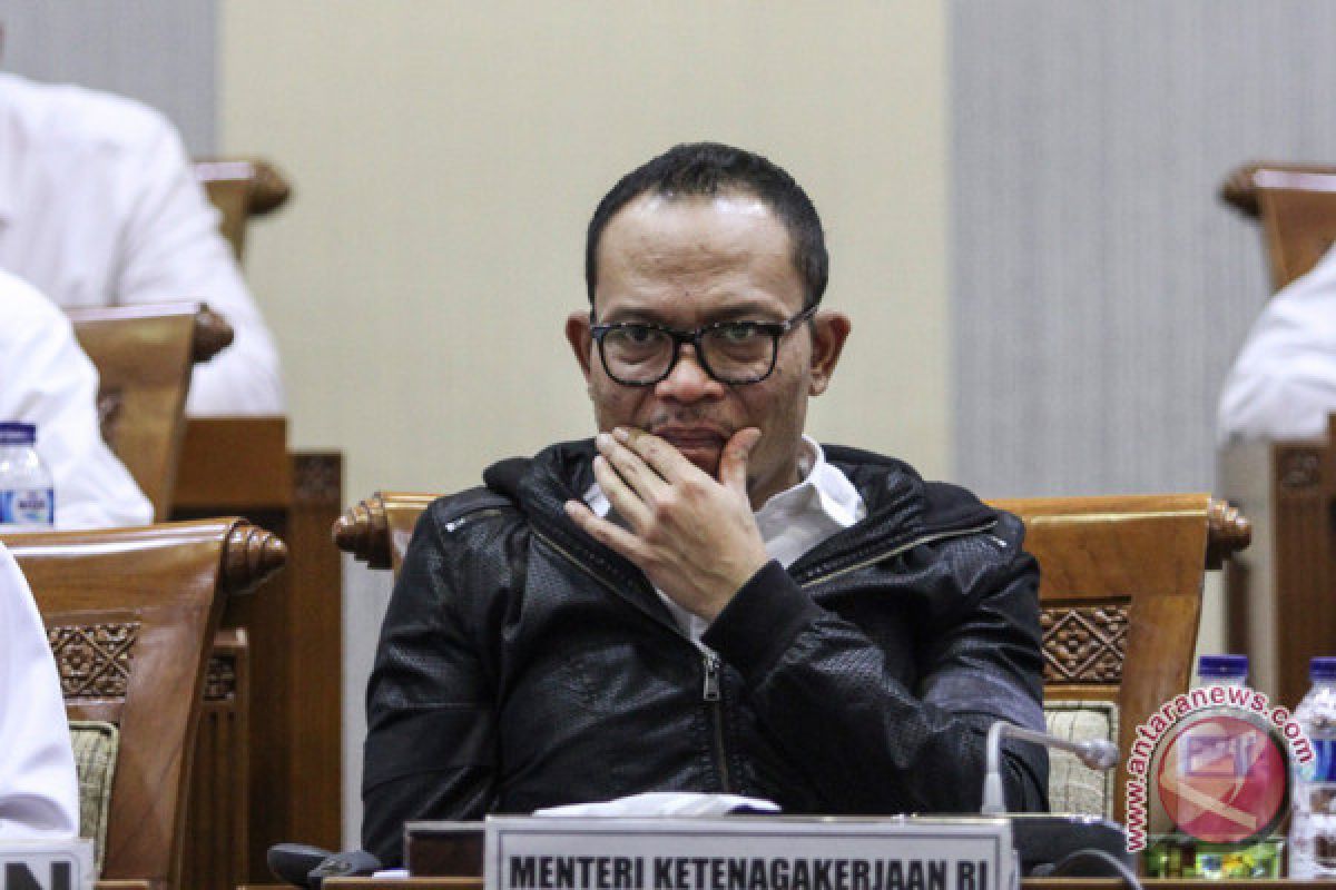 Menaker: karyawan bekerja saat pilkada harus dibayar