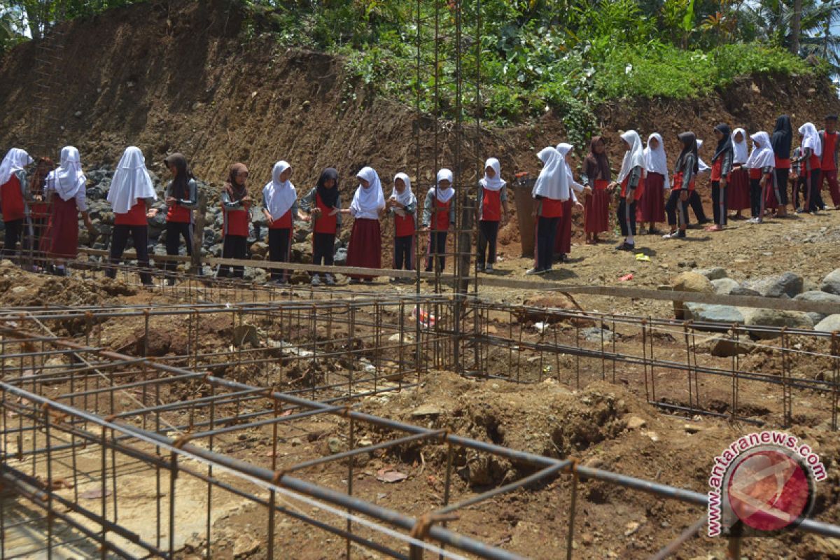 SMAN 2 Belitang Hulu mangkrak