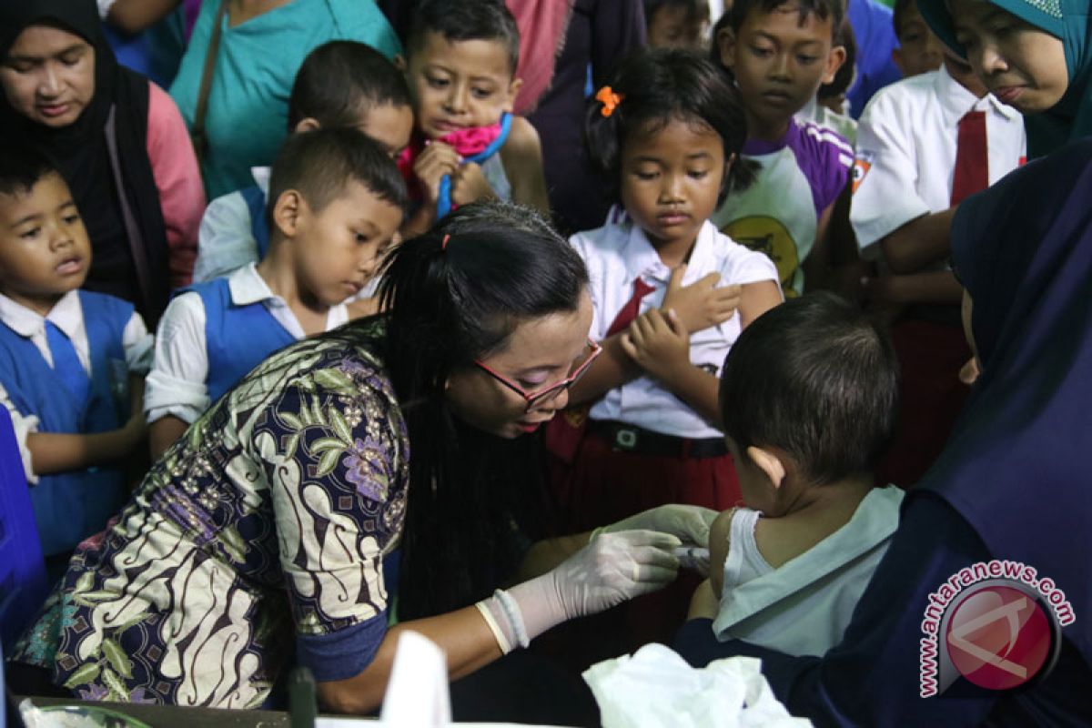 Vaksinasi efektif berikan kekebalan pada tubuh anak