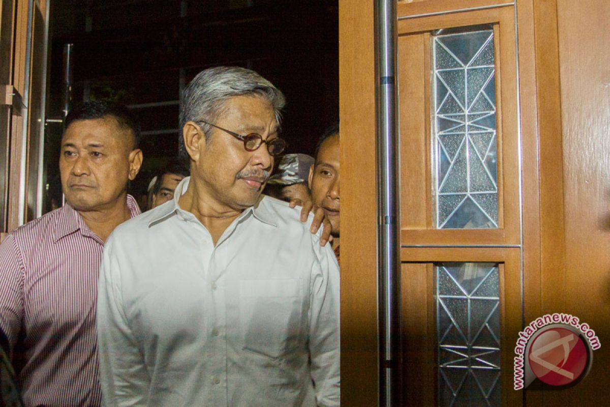 Gubernur Sultra Nur Alam divonis 12 tahun penjara