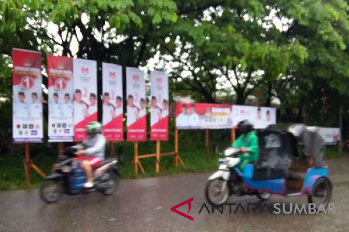 KPU Padang dituding tidak netral terkait APK