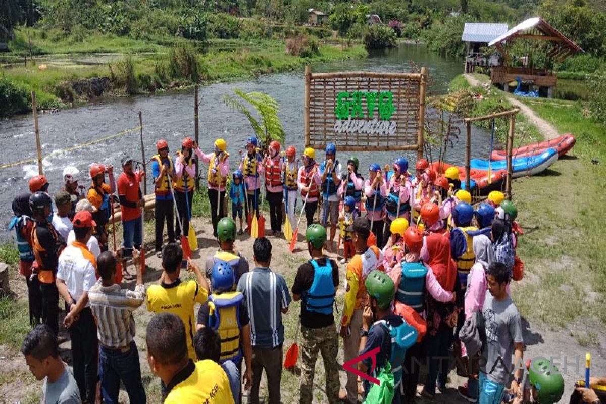 Wisata arung jeram hidupkan ekonomi Arul Badak