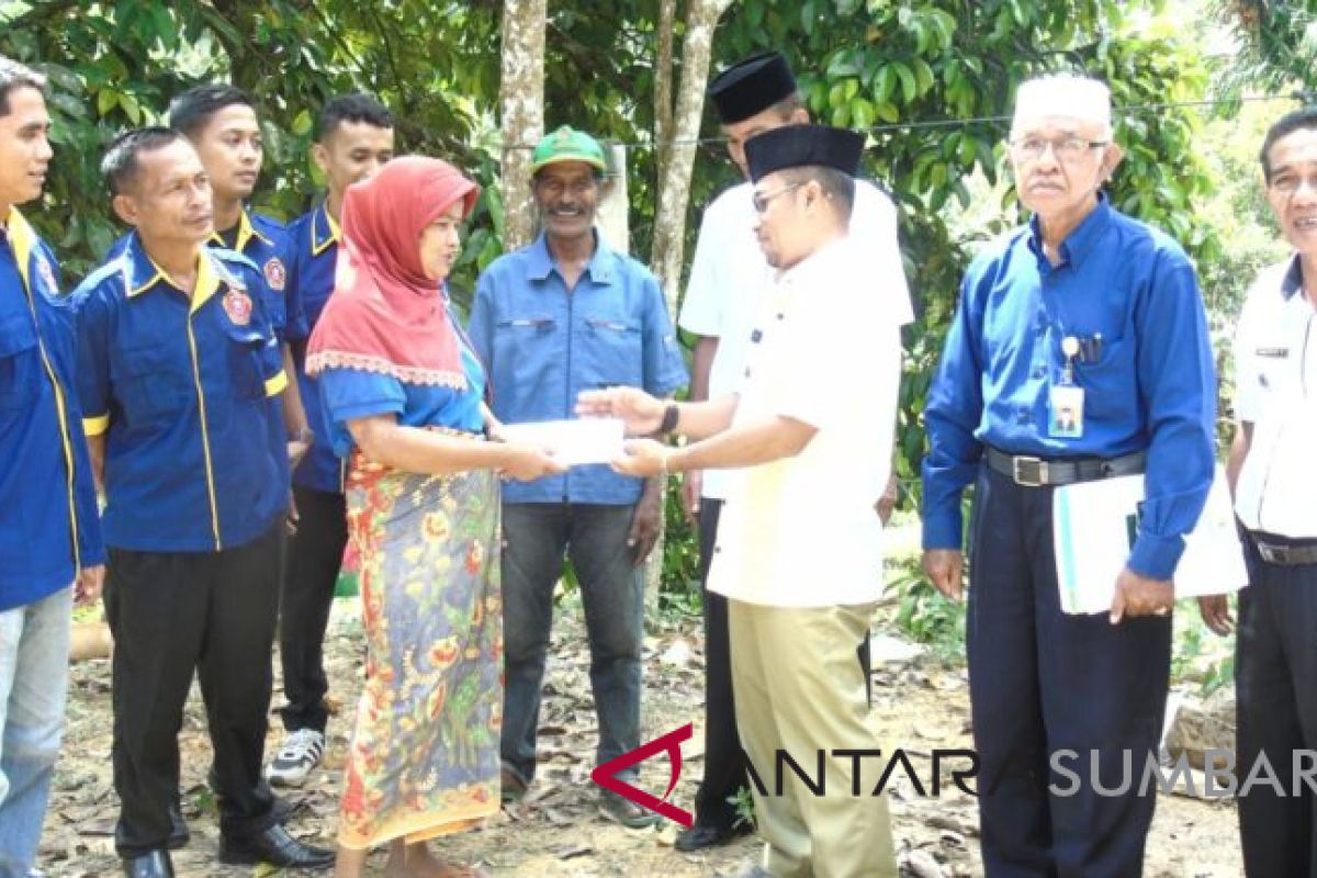 Baznas Sijunjung bedah rumah, bentuk salurkan zakat