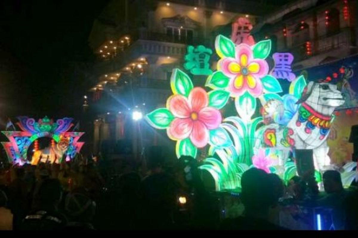Begini Dahsyatnya Festival Lampion Malam Cap Go Meh di Rohil