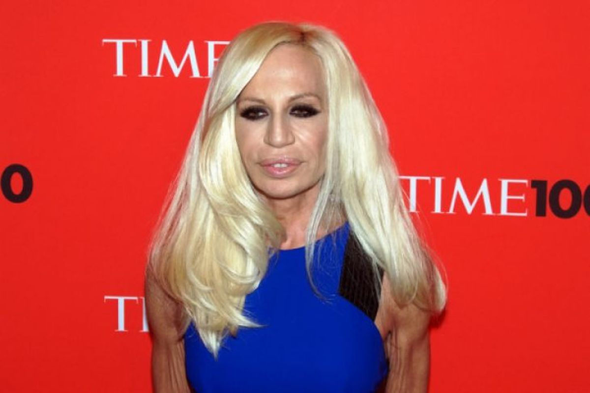 Donatella Versace nyatakan merk fashionnya tak gunakan bulu hewan