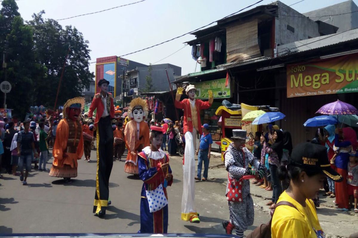 warga bekasi antusias nonton cap go meh