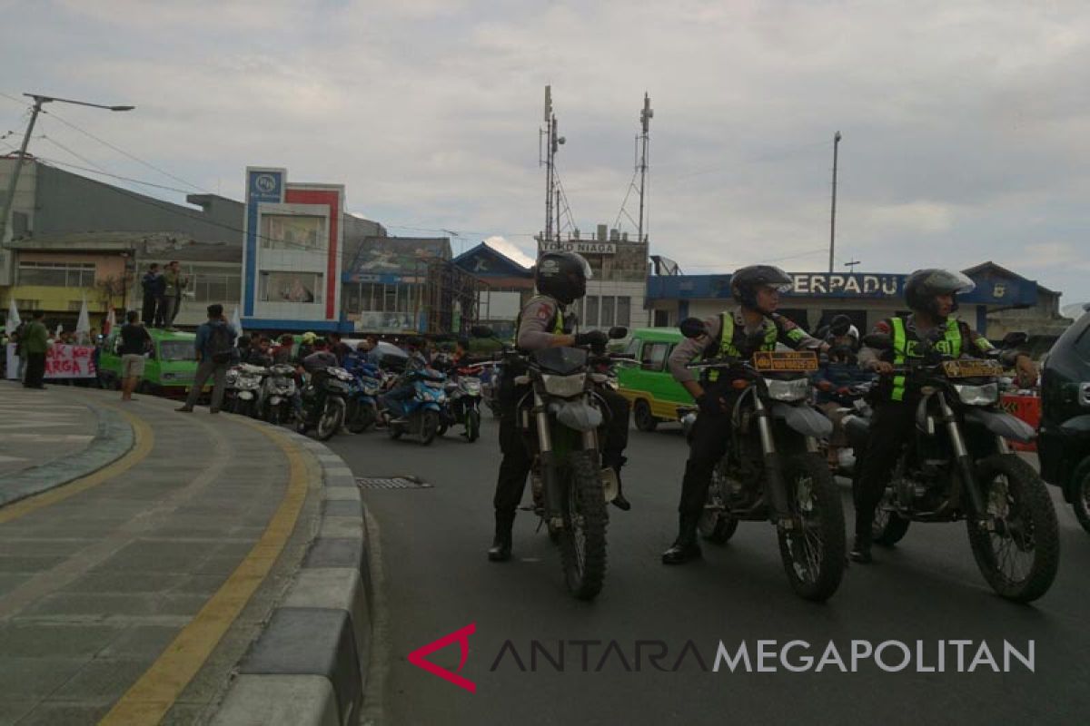 Demo BBM akibatkan arus lalu lintas Bogor tersendat (Video)