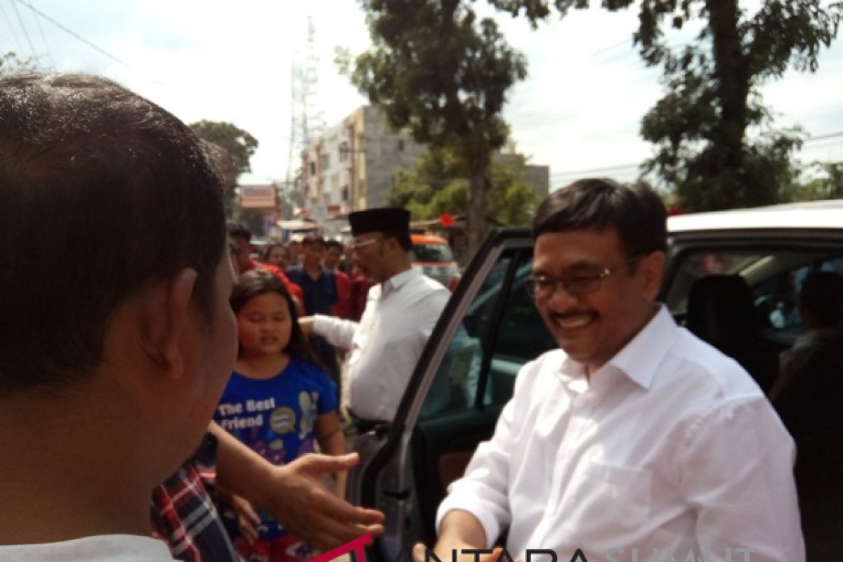 Djarot serahkan suket bagi warga Deliserdang