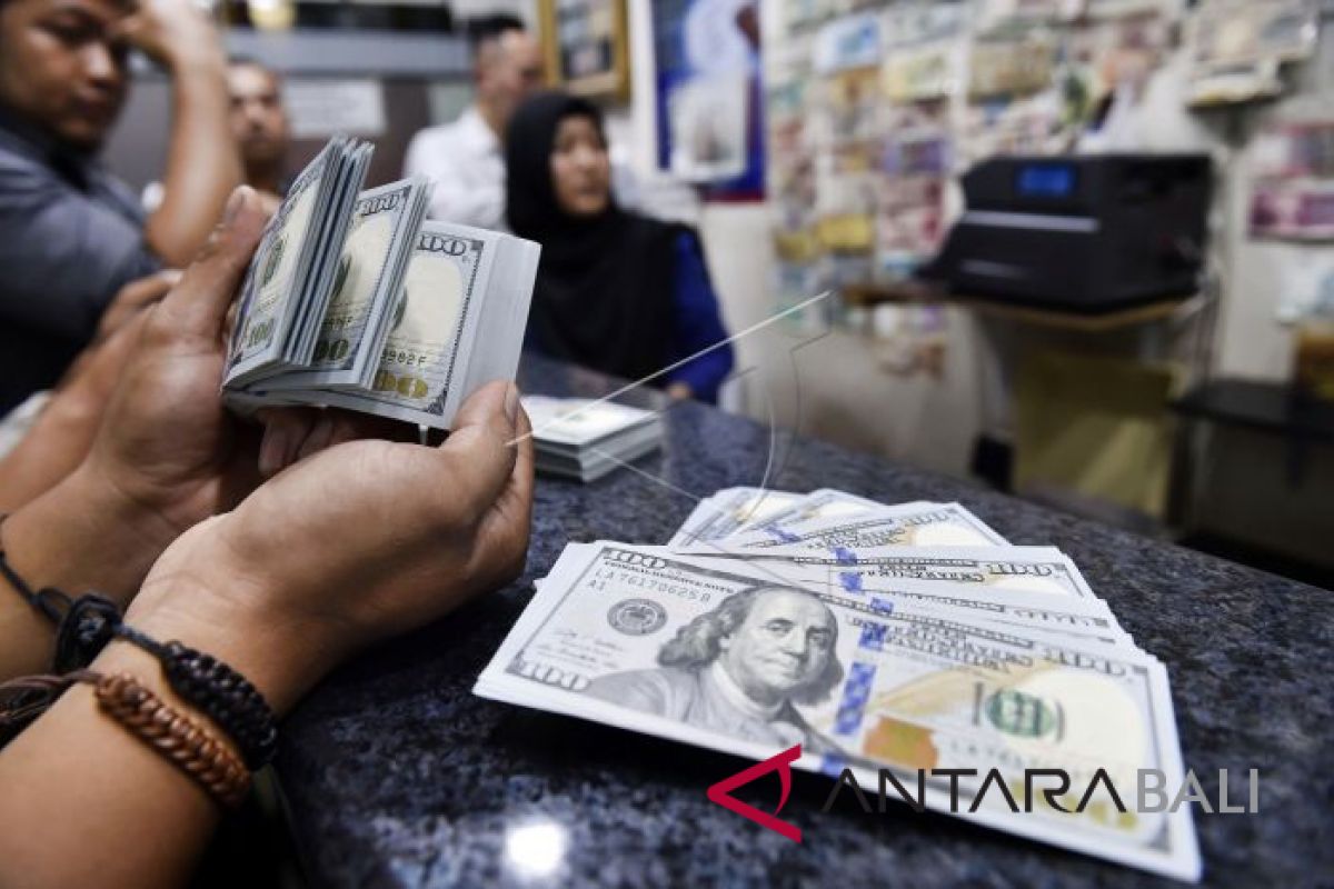 The Fed turunkan suku bunga, Rupiah melemah 66 poin