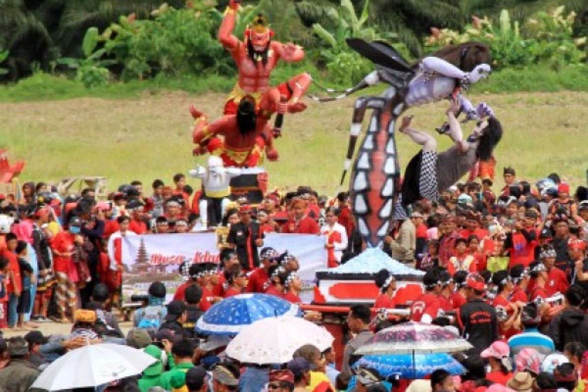 Parade ogoh ogoh meriahkan Nyepi di Mamuju Tengah