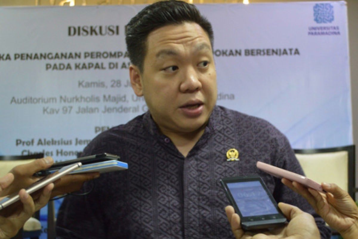 Legislator: kedepankan penegakan hukum di Papua