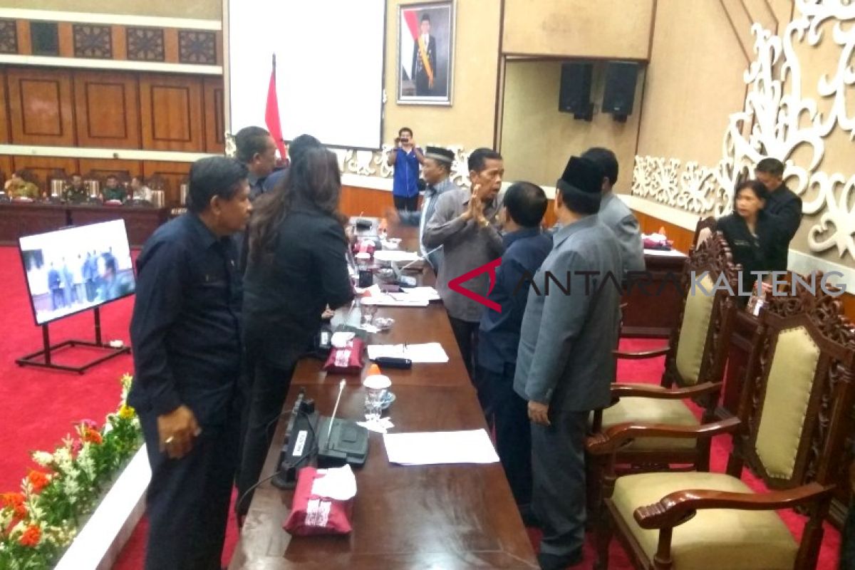 DPRD Kalteng tunda paripurna LKPJ karena hanya dihadiri Wagub?