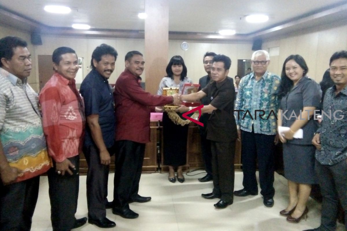 DPRD Tanah Bumbu kunjungi DPRD Bartim bahas PAD