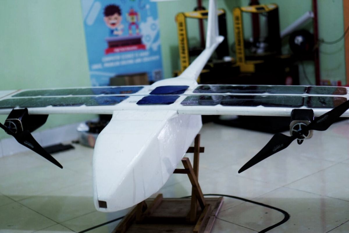 Drone tenaga surya meriahkan kulminasi matahari