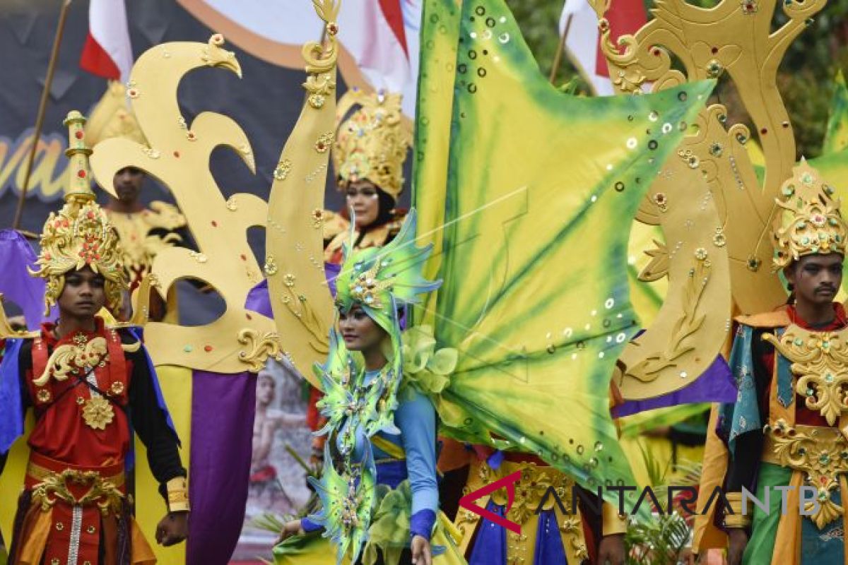 Mandalika Festival Carnaval di Lombok Tengah Meriah