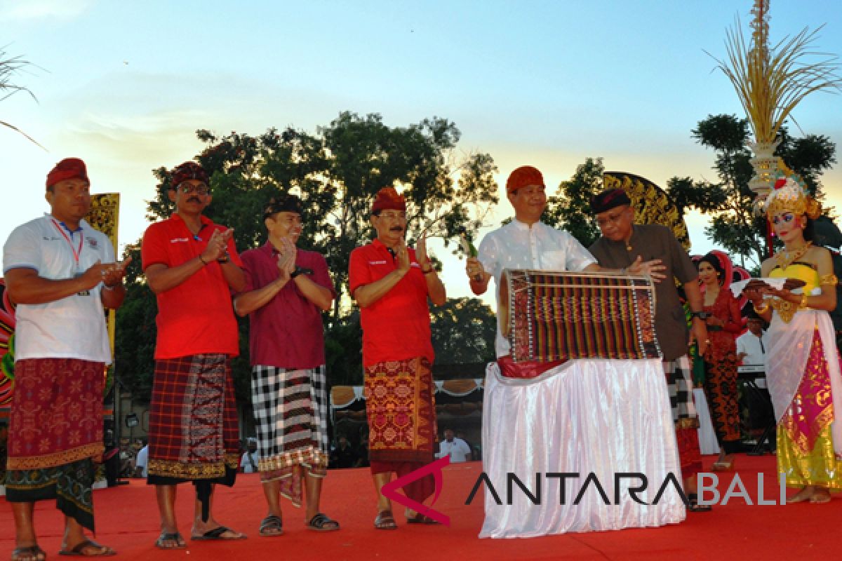 Badung dukung pemuda untuk lestarikan tradisi