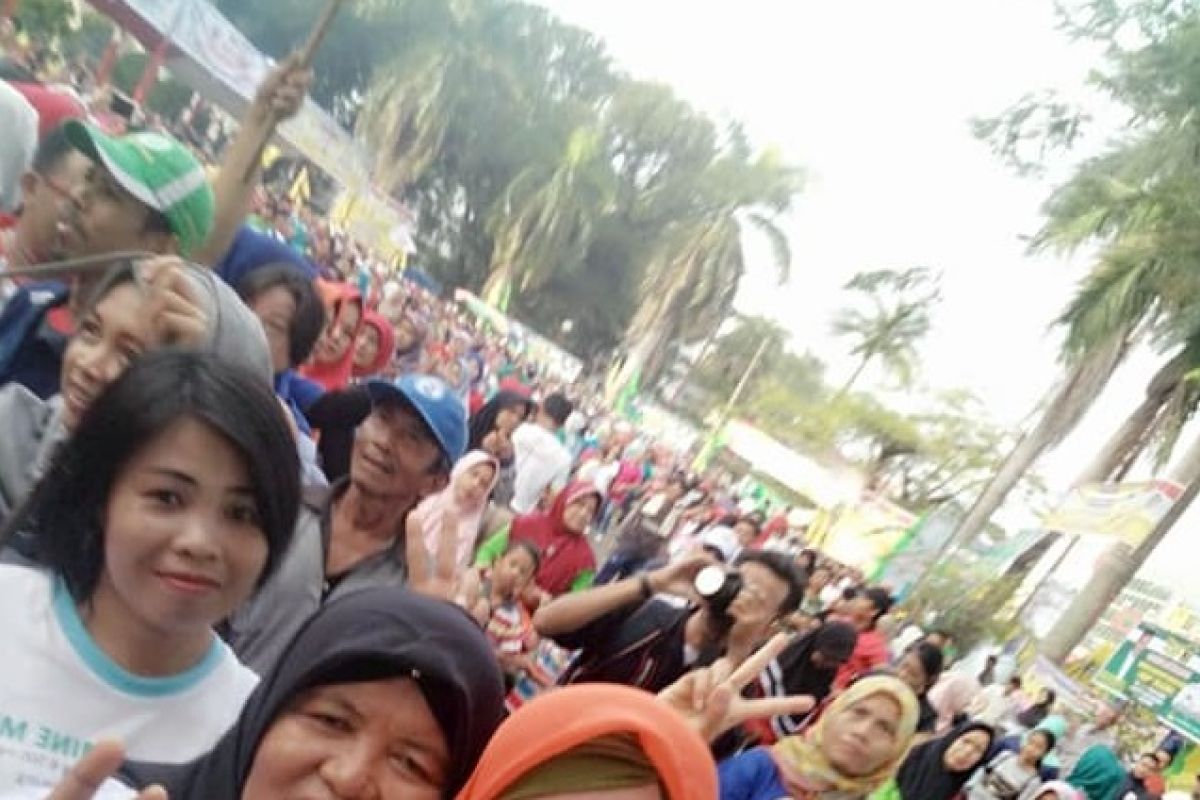 Menurut warga , "berselfie" usai senam menghilangkan penat