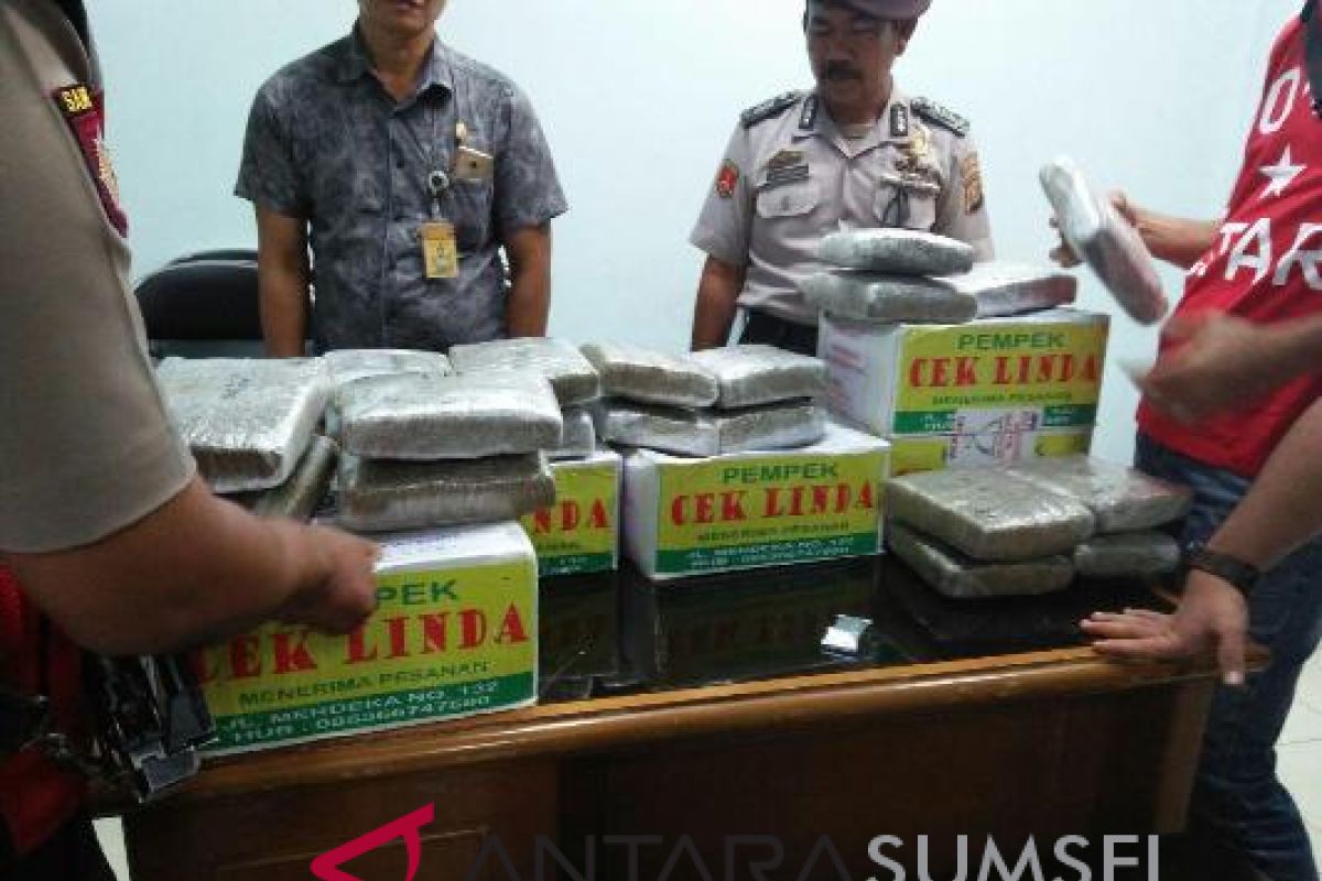 Polisi selidiki penyelundupan ganja di Bandara SMB II Palembang